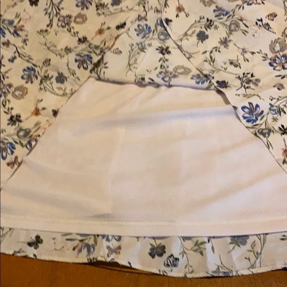 Layered with Love  beige flowery dress Large NWT - Picture 4 of 4